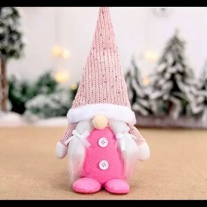 435F - PINK FEMALE BRAIDED GNOME‎